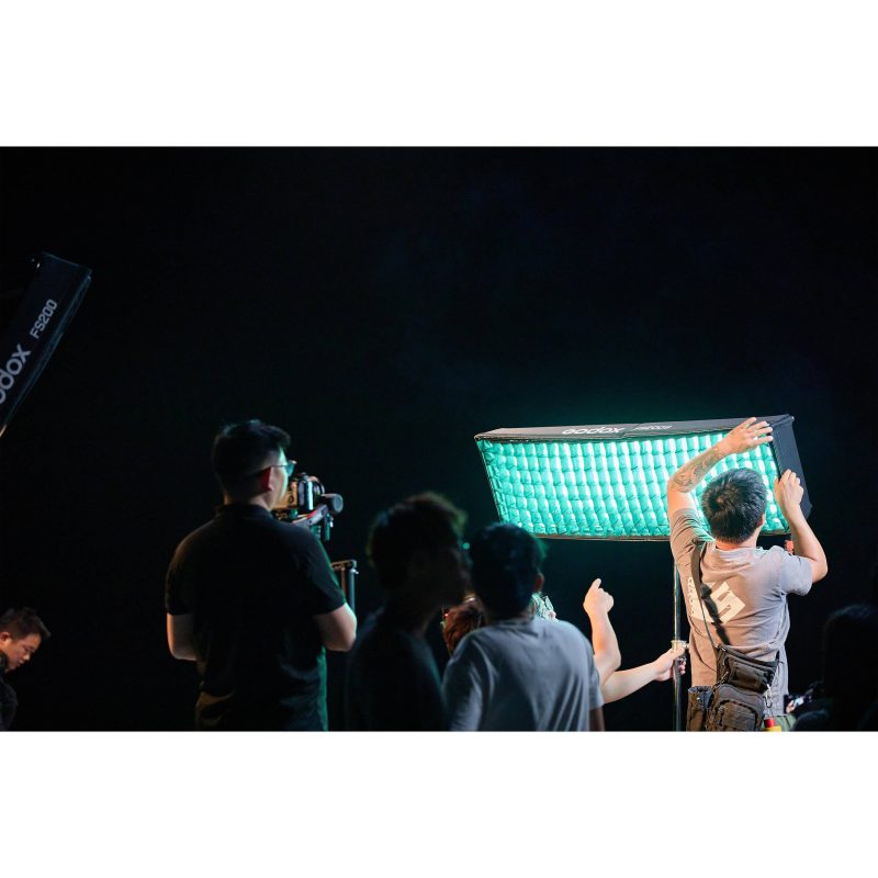Godox F200SR - KNOWLED 250W RGB Flexible LED Light (35x120cm) - Image 5